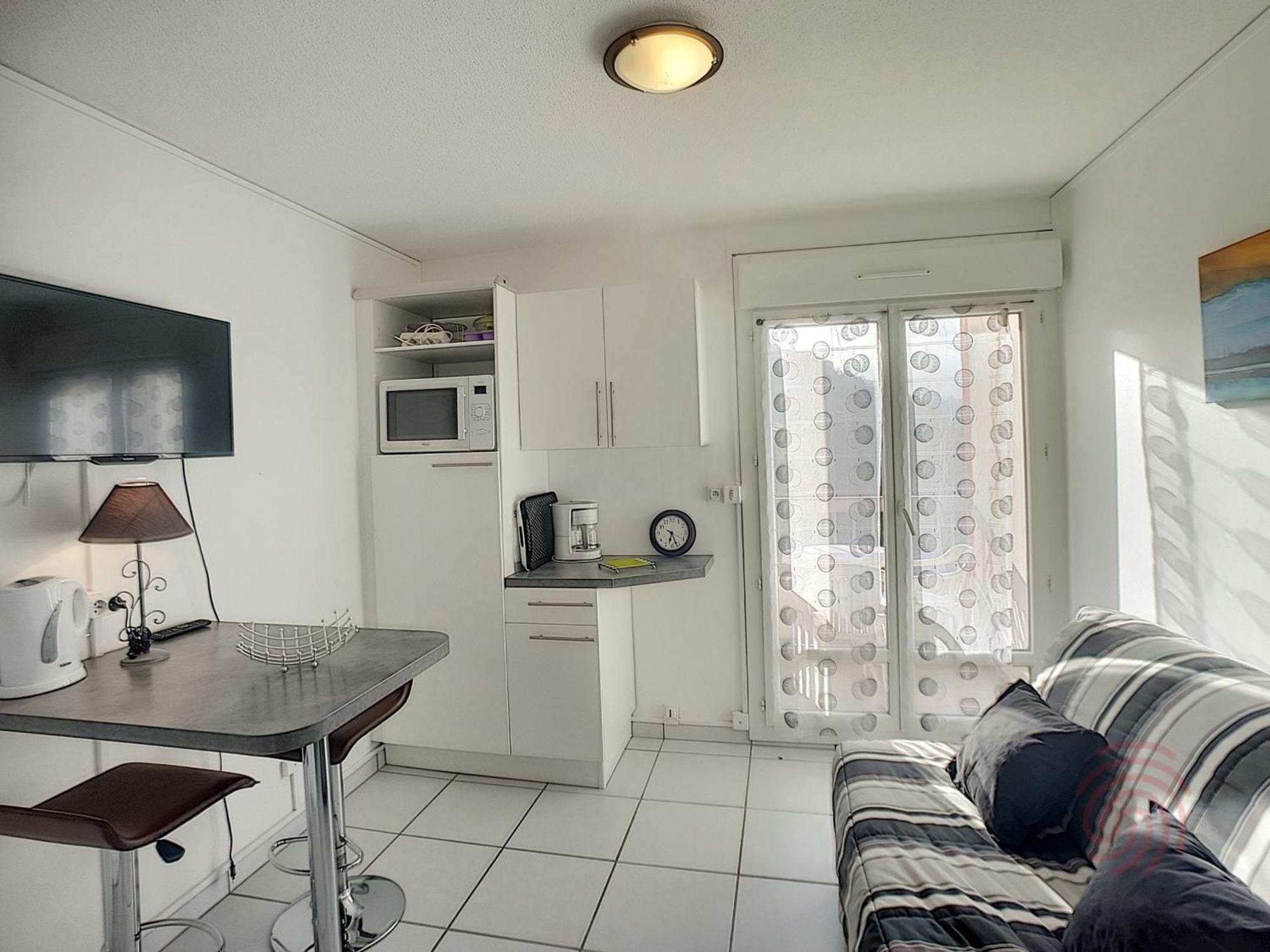 Studio Renove Avec Balcon, Animaux Acceptes, Wifi, A 650M Des Thermes - Fr-1-451-92 Lamalou-les-Bains Luaran gambar